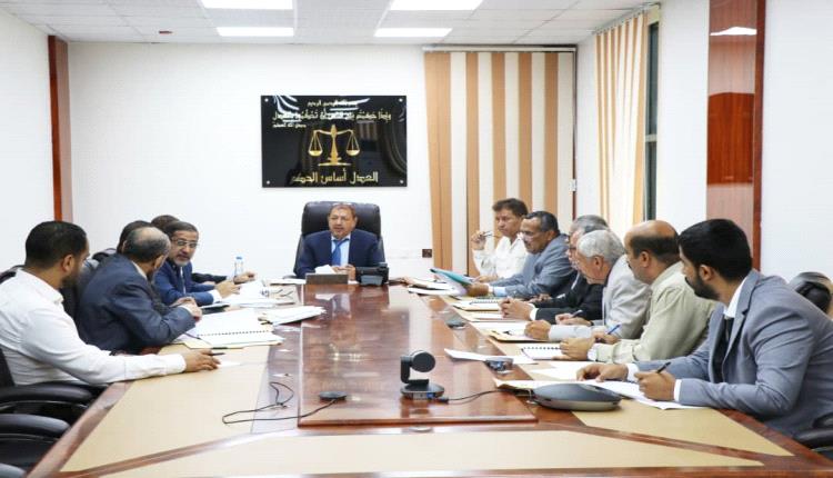 عاجل / مجلس القضاء يقر حركة تنقلات واسعة في محافظتي تعز وشبوة (الاسماء)