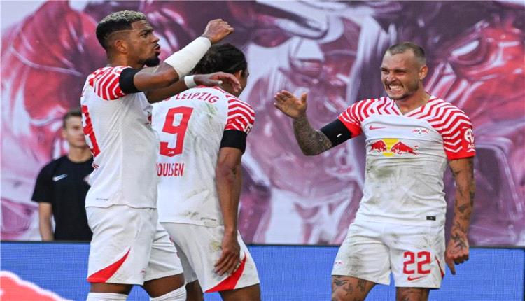 لايبزيج يهزم أوجسبورج.. وفوز مثير لدورتموند
