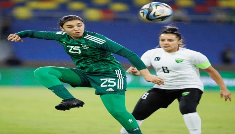 سيدات السعودية ينتصرن على باكستان ويتأهلن لنصف نهائي البطولة الدولية