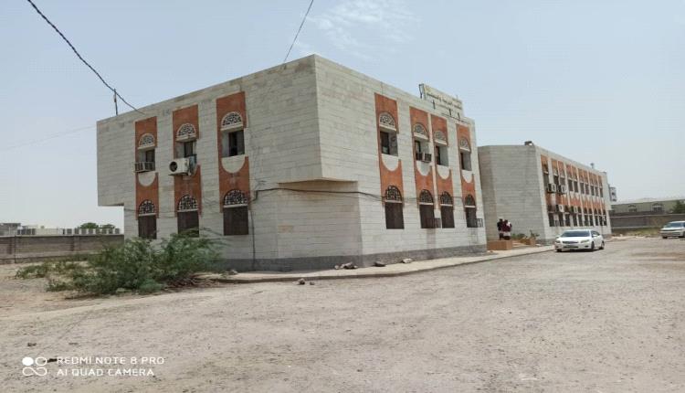 مطالبات بسرعة صرف العلاوات السنوية لموظفي الدولة بلحج