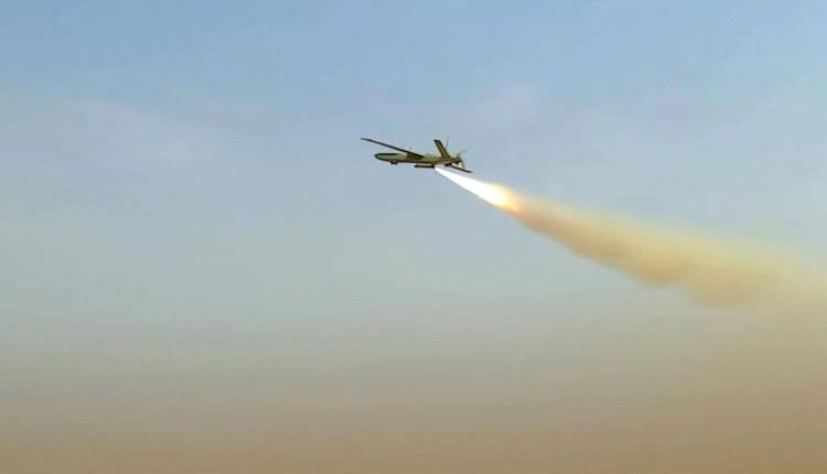 الجيش الأميركي يعلن تصديه لهجمات حوثية على مدمرتين في خليج عدن
