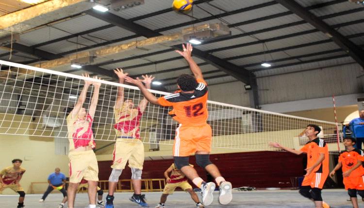 اهلي عدن والتلال يتأهلان للمباراة النهائية في بطولة الشباب للكرة الطائرة بعدن 