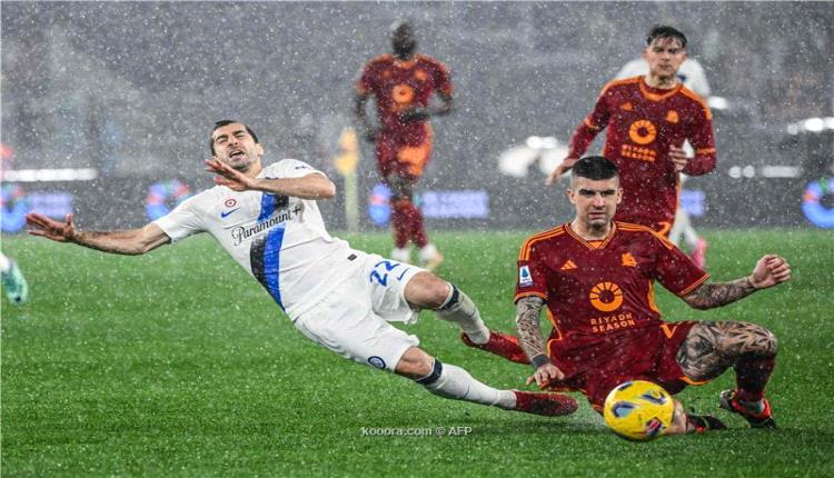 إنتر يقلب الطاولة على روما في مباراة مجنونة