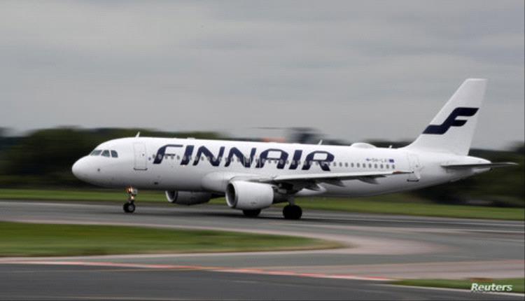 شركة طيران أوروبية تطالب الركاب بتسجيل وزنهم قبل الصعود إلى الطائرة