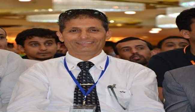 رجل أعمال يتبرع بملغ 100ألف ريال سعودي لصالح طريق الفقيد الشيخ منصور نصر شايف بيافع 