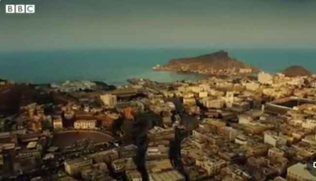 كتاب ومحللون سياسيون وعسكريون : فلم BBC شيطنة ممولة تمويل كبير