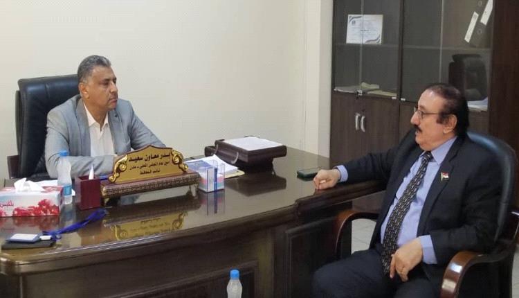 نائب محافظ عدن يؤكد ضرورة وضع حد للتدهور الخدمي بالعاصمة