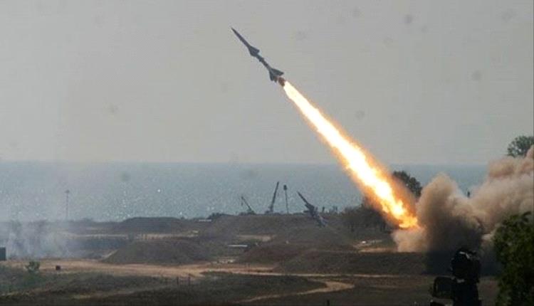 القيادة المركزية الأمريكية : تدمير صاروخ أرض - جو حوثي