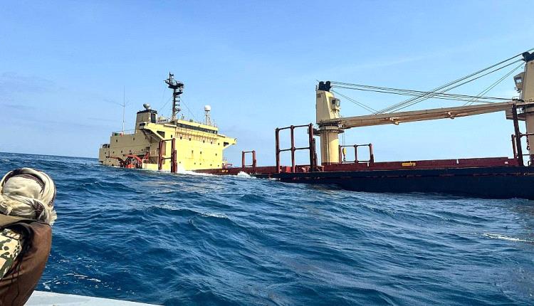 خلية الازمة تعلن غرق السفينة "روبيمار" وتحمل المليشيات الحوثية مسؤولية الكارثة