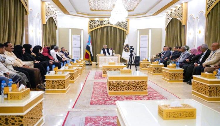 الرئيس الزُبيدي يعقد لقاء هام بنخبة من الصحفيين والإعلاميين الجنوبيين (تفاصيل)