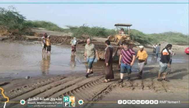 إزالة أضرار السيول في أبين 