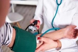 انخفاض ضغط الدم مشكلة صحية مع هذه الأعراض.. طرق العلاج