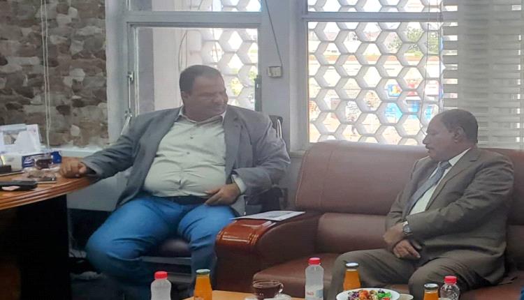 لقاء في عدن يبحث سبل مكافحة تهريب المشتقات النفطية 