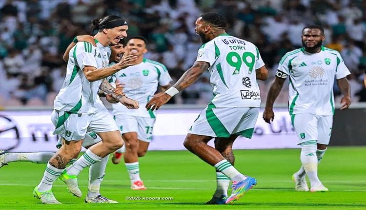 الأهلي يواصل انتصاراته ويتجاوز الوحدة بثلاثية