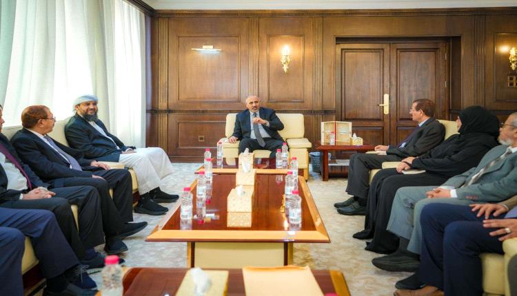 في لقاء حاسم.. الرئيس الزُبيدي يُنهي شلل القضاء ويدعو لمحاكمة الفاسدين بلا هوادة