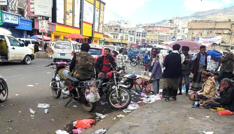 سائقو الدراجات النارية في مرمى الاستهدافات الحوثية
