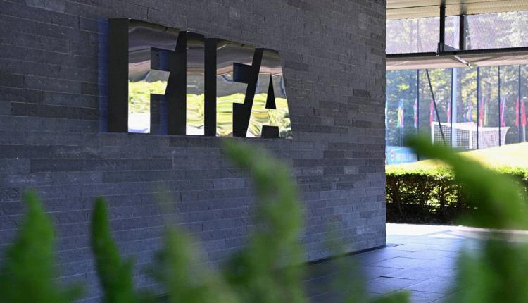 "العدالة للاعبين".. "فيفا" مهدد بخسائر بالمليارات
