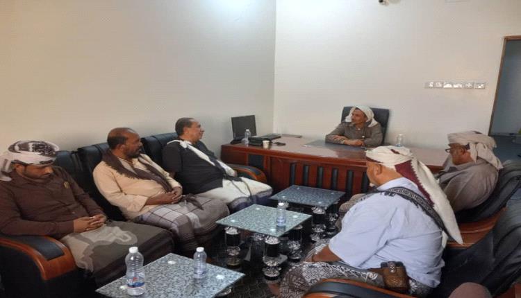 مدير عام أوقاف شبوة يلتقي أهالي حي (611) بعتق للحفاظ على دور العبادة والمرافق الدينية