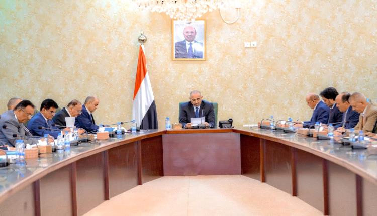 الجنوب على أعتاب انفجار مدوٍ : معترك خفي بين الزبيدي وأباطرة الفساد قد تقلب الموازين إلى الأبد