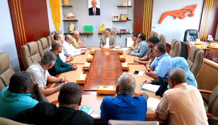 المحافظ لملس يشيد بتدخل هولندي في قطاع المياه يزوّد 4 مديريات