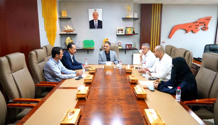 لملس والعقربي يناقشان مصفوفة مشاريع الطرق في العاصمة عدن