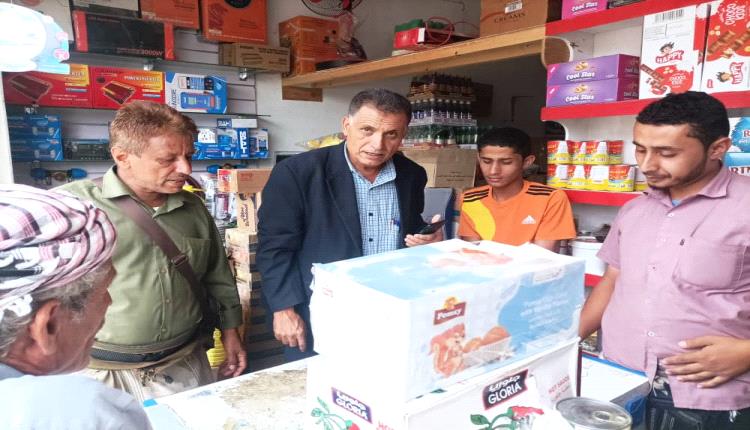 حملة الرقابة على أسعار مواد البيع تنزل سوق يهر في يافع 