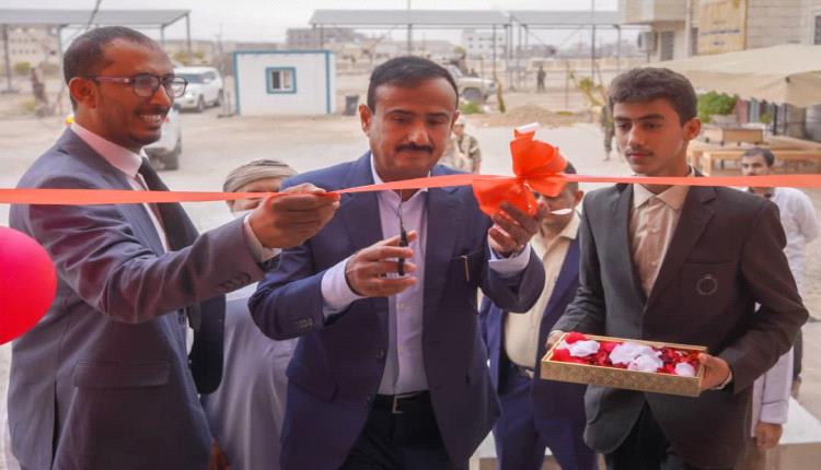 بتمويل إماراتي.. محافظ شبوة يفتتح قسم فحص الأنسجة في مختبرات الصحة