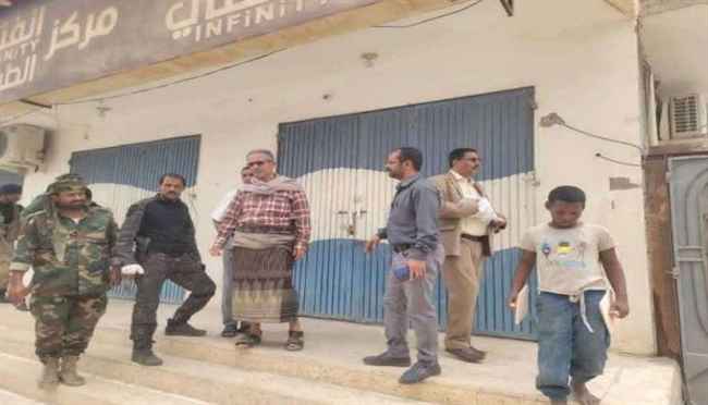 اغلاق خمس صيدليات مخالفة في عتق