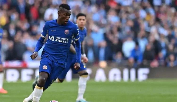 ناد إنجليزي يتحرك لضم جاكسون