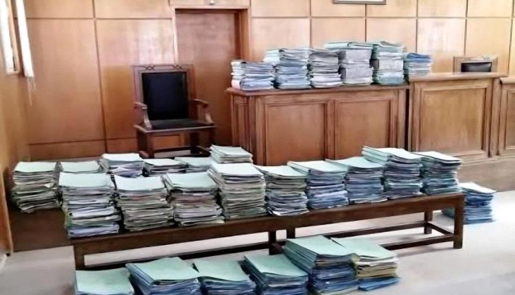 تعطل القضاء التجاري وتراكم قضايا الأسرة بمناطق سيطرة الحوثيين
