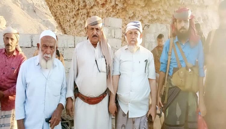 بتوجيهات محافظ شبوة ابن الوزير..
 الوكيل صبيح، يلتقي الشيخ باحنحن بالخزمة