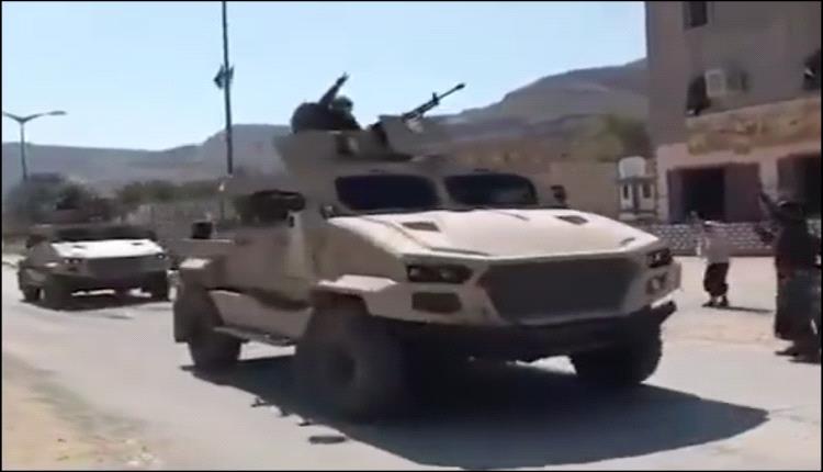 فيديو / لحظة استقبال المواطنين وترحيبهم بوصول المدرعات والقوات الجنوبية إلى ساه بوادي حضرموت 