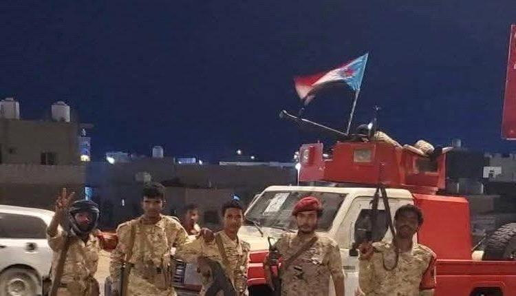 القوات الجنوبية تتسلم المواقع العسكرية في المهرة وتؤمّن ميناء نشطون