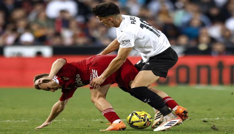 الدوري الإسباني.. فالنسيا يتعادل بصعوبة أمام إشبيلية