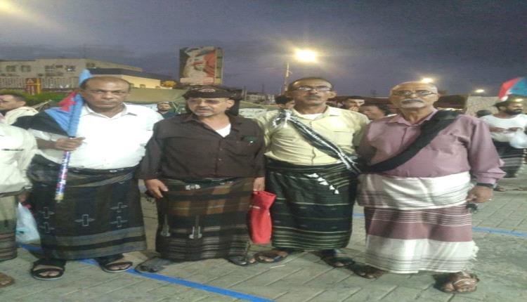 قيادة اللجان المجتمعية في مديرية الشيخ عتمان تواصل اعتصامها لليوم السادس