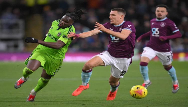 فولهام يداوي جراحه بفوز مثير على بيرنلي في البريميرليج 