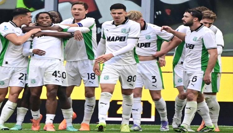 ساسوولو يسقط ميلان ويمهد الطريق أمام نابولي وإنتر لخطف صدارة الدوري الإيطالي