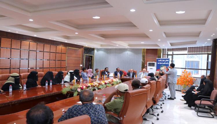 مدير عام خورمكسر يستقبل فريق التوجيه والرقابة الرئاسي للمجلس الانتقالي الجنوبي 