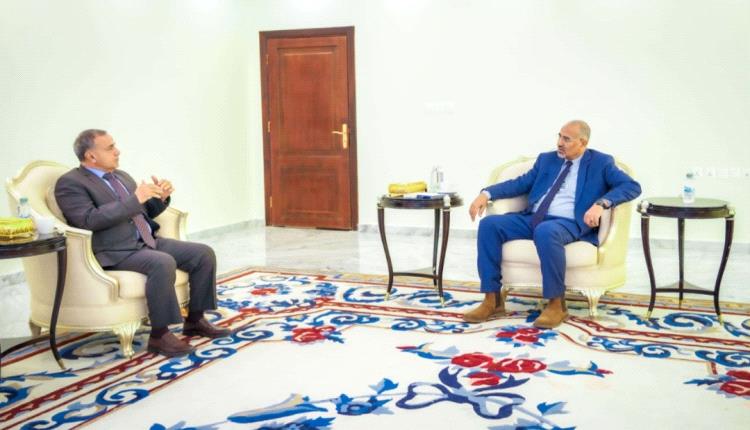 الرئيس الزبيدي يبدي واستعداده لتقديم الدعم الممكن لتحسين البيئة التعليمية في جامعة عدن 