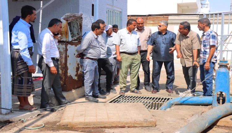 نائب المحافظ:
السلطة المحلية بعدن عازمة على إنهاء مشاكل الصرف الصحي بمديرية خور مكسر مع نهاية العام الجاري 
