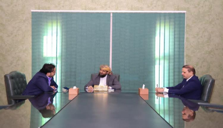 المحرّمي ووزير الكهرباء يناقشان خطة تعزيز التوليد واستقرار الشبكة في عدن