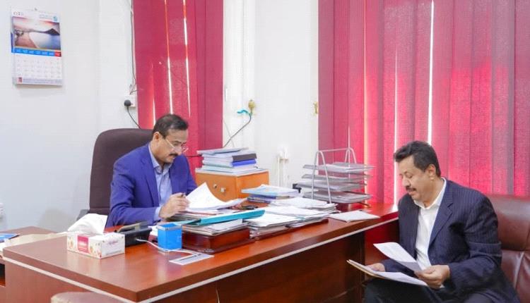 بن الوزير يوجه بدراسة إنشاء مركز لغسيل الكلى بمديرية رضوم