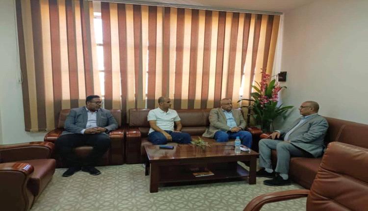 الوزير باذيب يطلع على مستجدات المشاريع الاستراتيجية بشركة تيليمن بعدن 