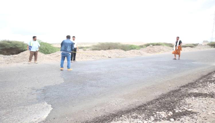 عبّارة العند في لحج: لجنة صيانة الطرق تتسلمها لضمان استمرارية الحركة 