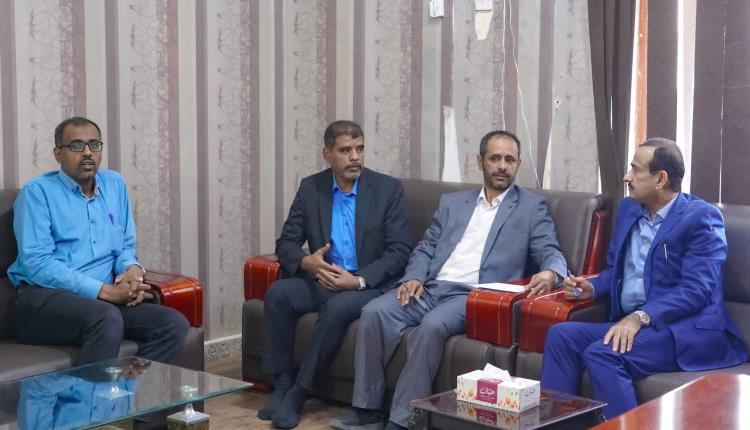 محافظ شبوة يعلن اعتماد تمويل إماراتي لإنشاء مركز صحي نوعي 