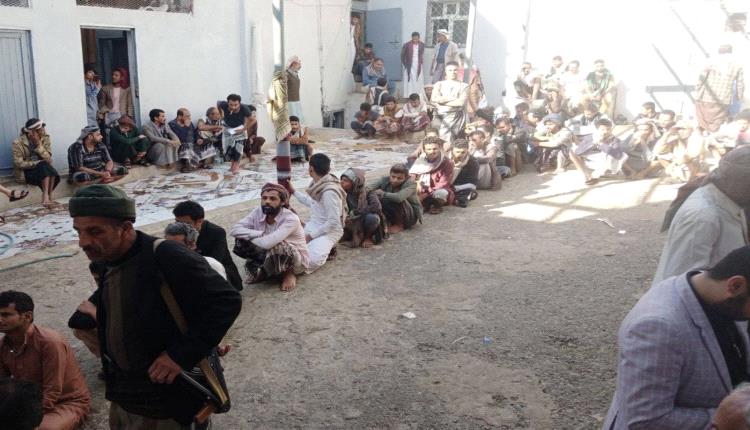 الحوثيون يجندون مئات السجناء في عمران وصعدة مقابل إطلاقهم 