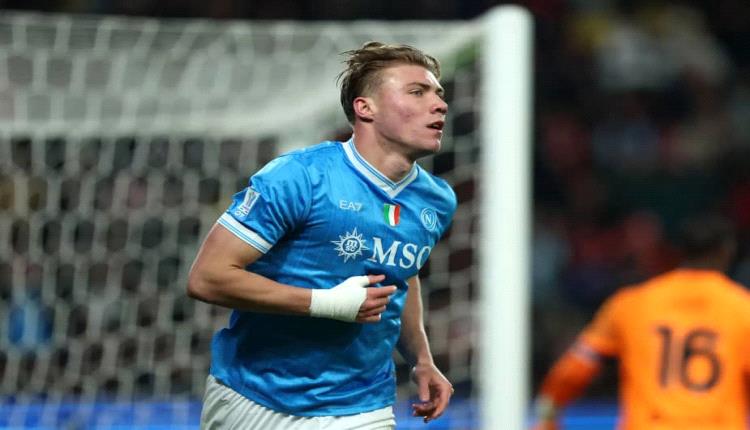 نابولي يطرد ميلان ويبلغ نهائي السوبر الإيطالي