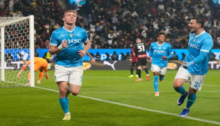 نابولي يتأهل إلى نهائي السوبر الإيطالي بثنائية مثيرة في الميلان