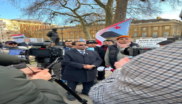 أطالب الحكومة البريطانية والمجتمع الدولي باتخاذ موقف عملي يعترف بحق شعب الجنوب العربي في تقرير مصيره 