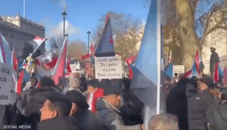 مواقع عربية تسلط الضوء على مظاهرة لأبناء الجنوب أمام مقر الحكومة البريطانية 